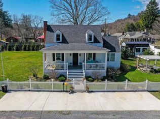 201 Hemlock Dr, White Sulphur Springs, WV 24986