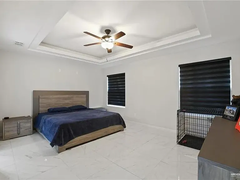 4104 S Rodman Ln — Photo 4