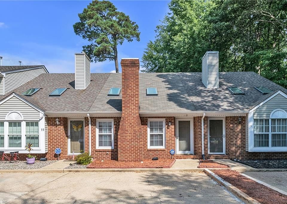 1st image of 13 Hackberry Pl