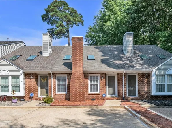 13 Hackberry Pl, Hampton, VA 23666