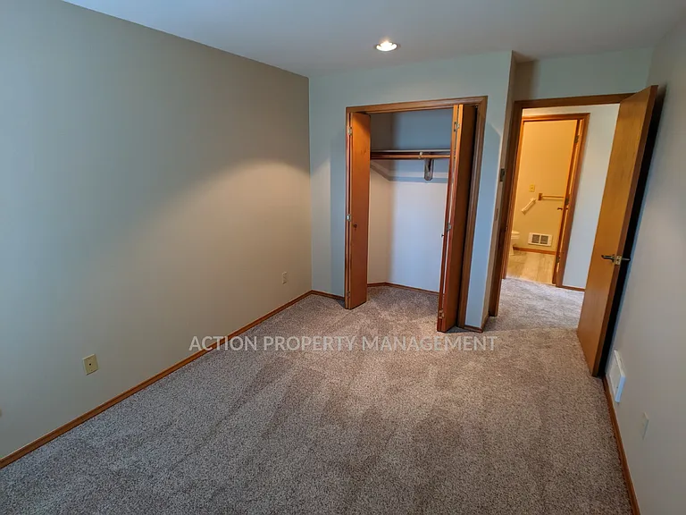 882 N Oxford Way — Photo 21