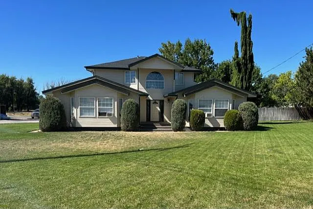 502 S 96th Ave — Photo 1