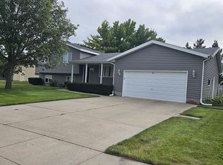 3674 Linden Dr, Columbus, NE 68601