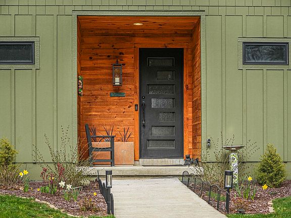 4th image of 5590 Kerbyson Dr SE