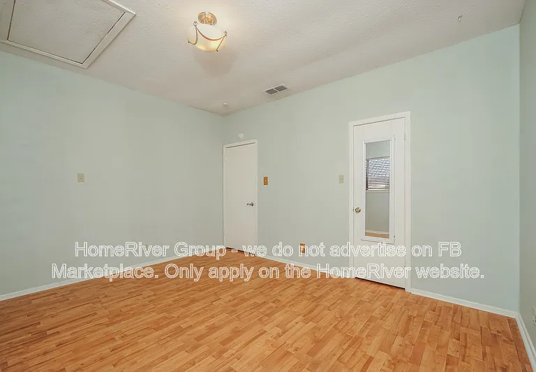 8823 Wellesley Manor Dr — Photo 10
