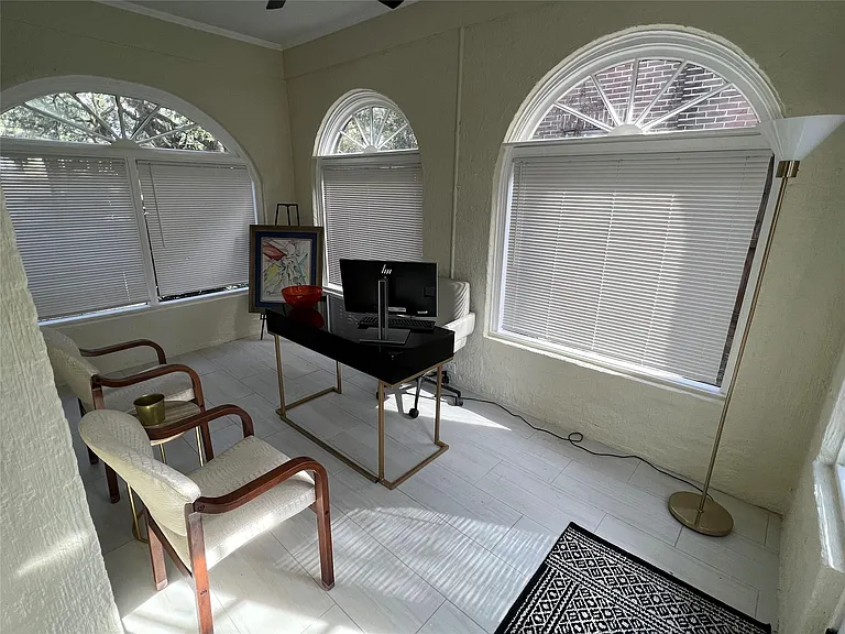1911 Bissonnet St — Photo 4