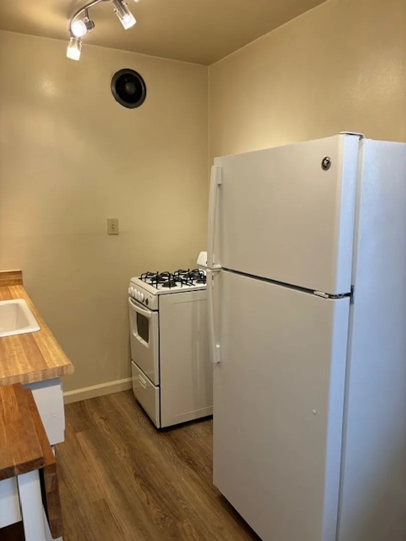 1804 T Street #1-16 — Photo 4