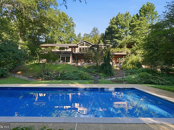 4th image of 21151 Woodfield Rd