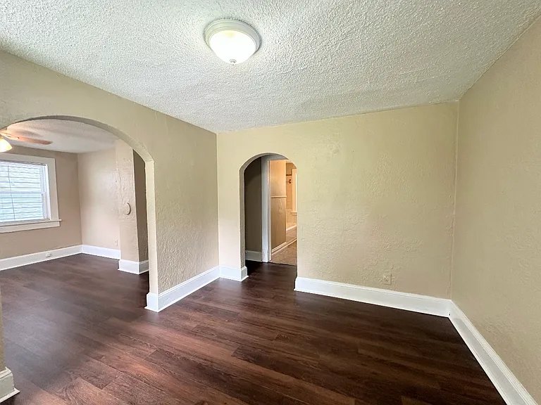 1812 Parkview Ave — Photo 5