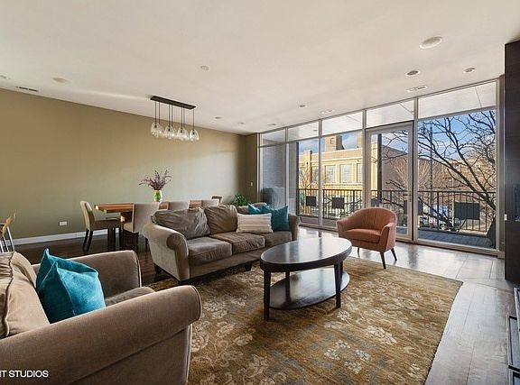 2nd image of 3242 N Milwaukee Ave Unit 2