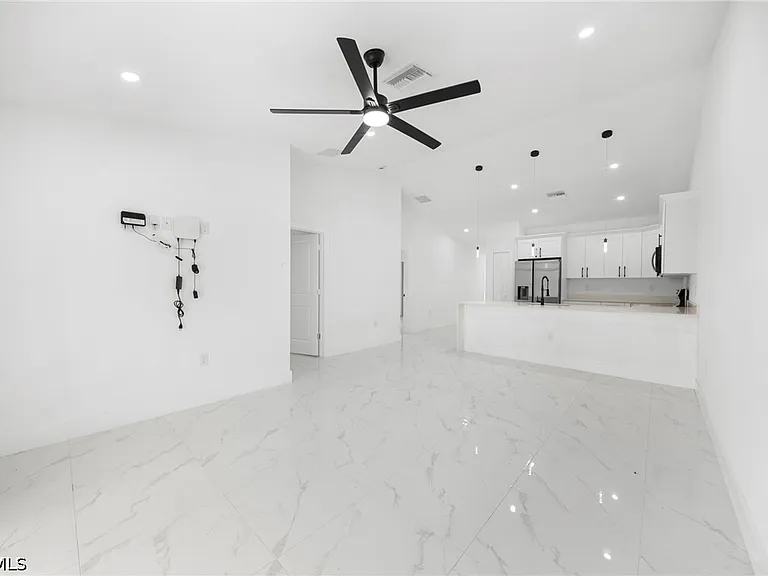 668 Chemstrand St E — Photo 8