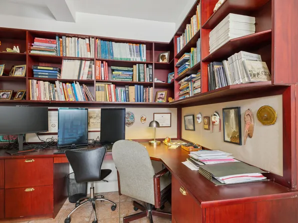 1215 5th Avenue image 13 of 15