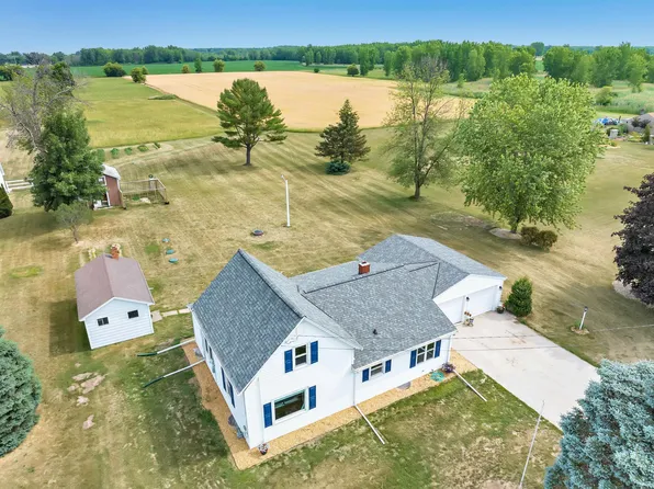 4227 Champion Rd, Green Bay, WI 54311