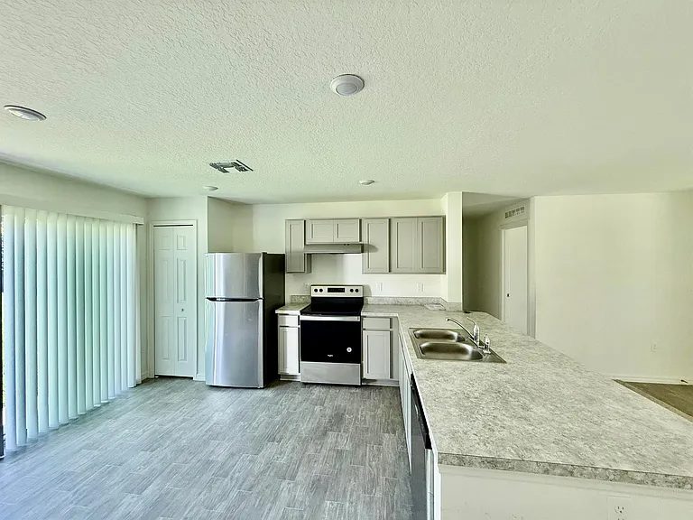 149 SW Becker Rd — Photo 7