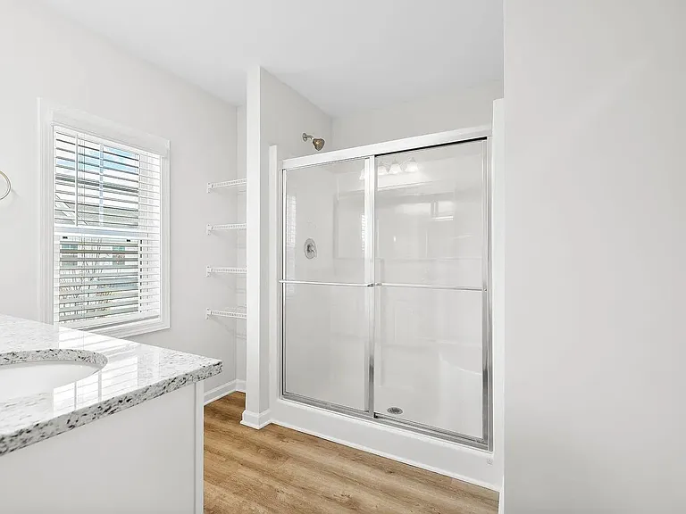 4 Sabine Leaf Ct — Photo 22