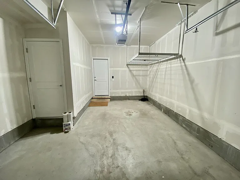 1075 Mariposa St — Photo 36