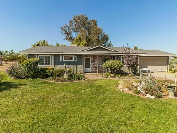 16950 Crescent Dr, Madera, CA 93638
