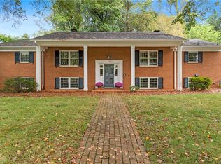 325 Banbury Rd, Winston Salem, NC 27104