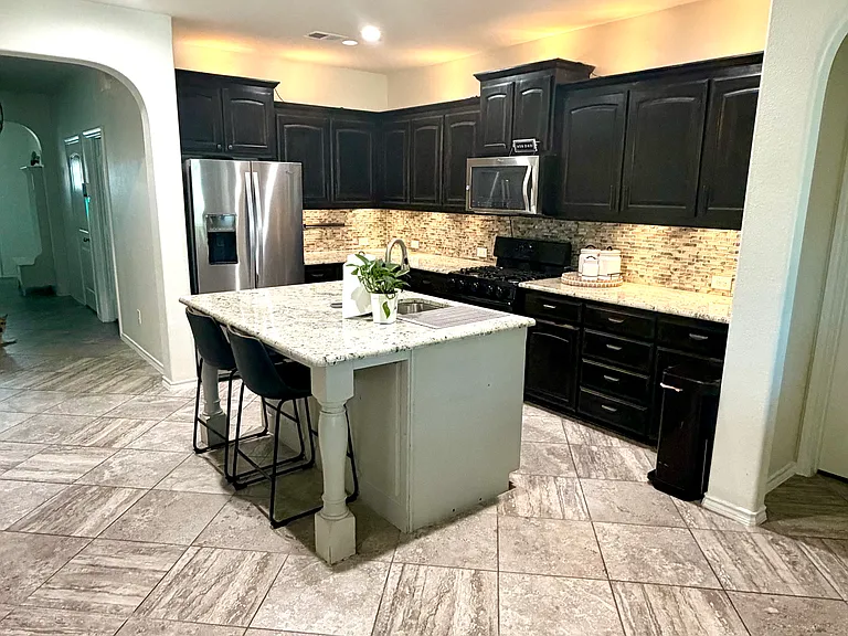 100 Cole Ct — Photo 4