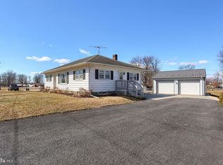 14 Hickory Ave, Gettysburg, PA 17325