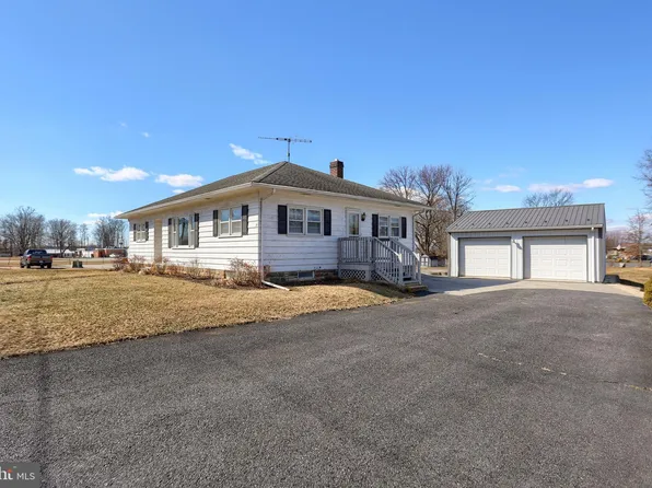 14 Hickory Ave, Gettysburg, PA 17325