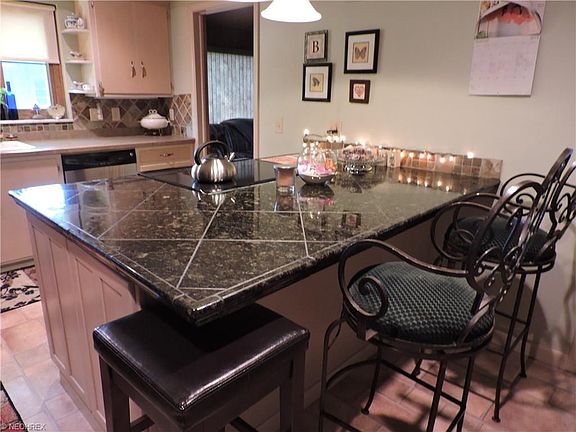 2nd image of 3336 Van Aken Blvd