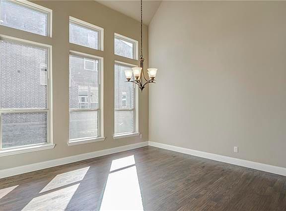 5th image of 3203 Stone Canyon Dr