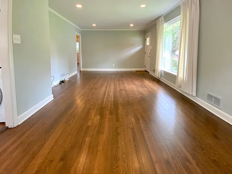 4323 Collingwood Dr — Photo 2