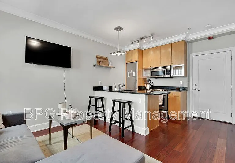 1121 24th St NW #204 — Photo 9