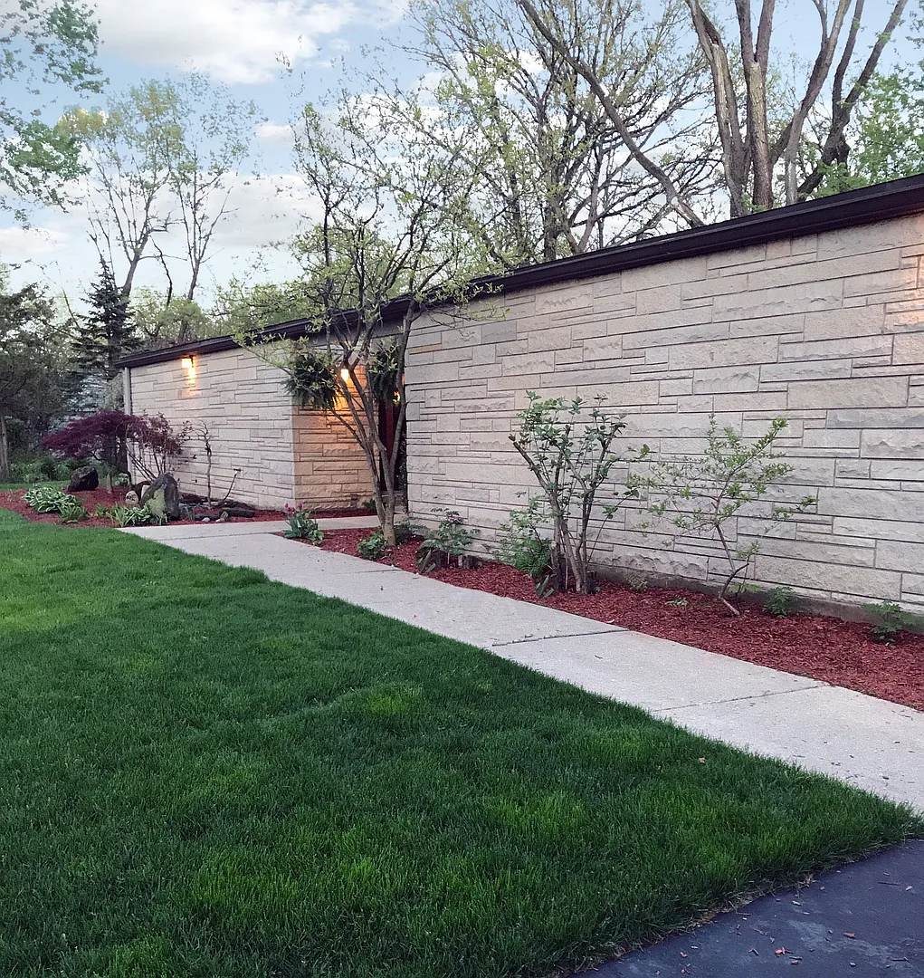 711 Timber Ln photo 1