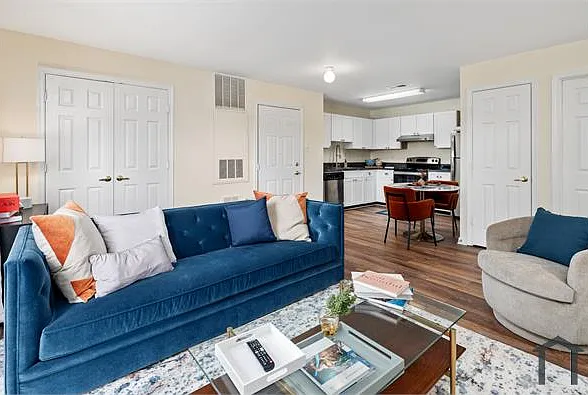 7161 Silver Lake Blvd #321 — Photo 10