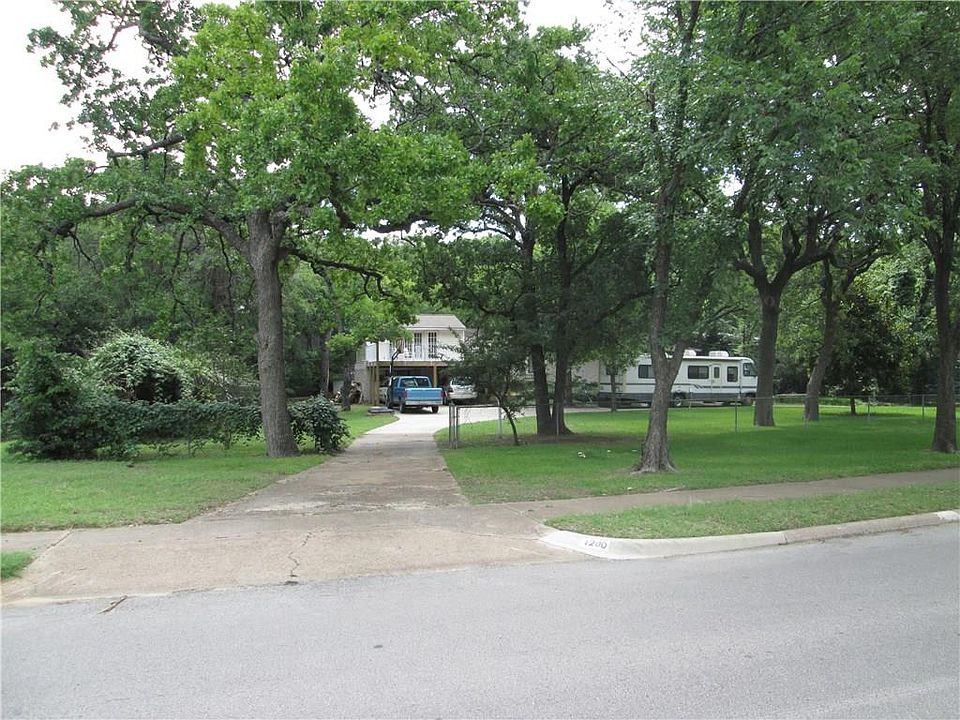 1st image of 1200 Brookhollow Dr