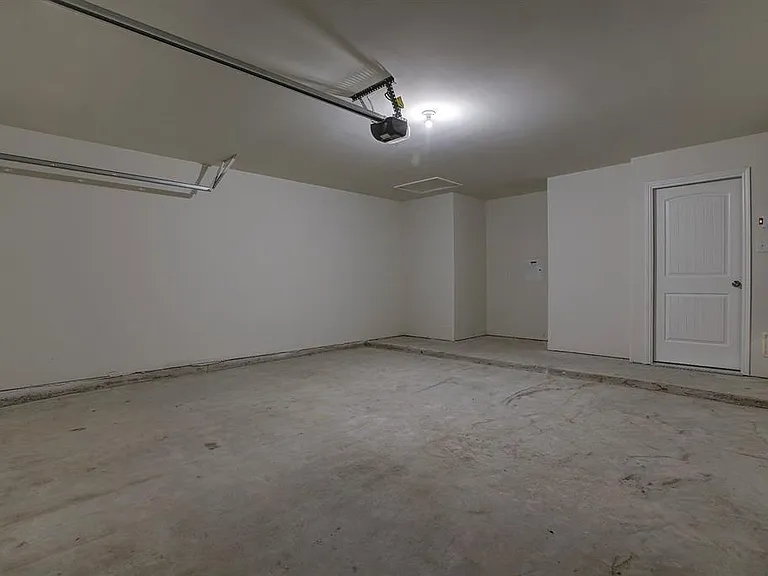 454 Stuart Ln — Photo 26