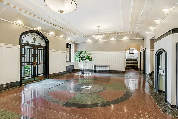 Sold by Compass | media 7
