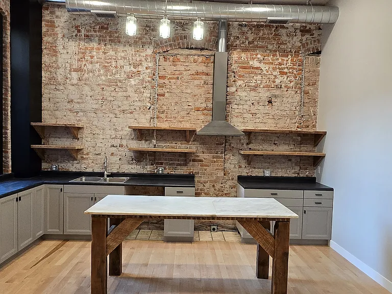 218 N Locust St #204 — Photo 2