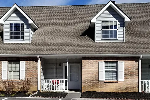2010 Silverbrook Dr Photo 1