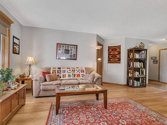 4th image of 964 Willow Grove Cir