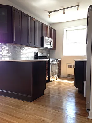 Sold by Rolling Stone Realty LLC | media 35