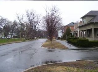 542 Pleasant Valley Pkwy, Providence, RI 02908