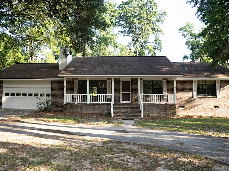 2504 Hermitage Rd — Photo 3