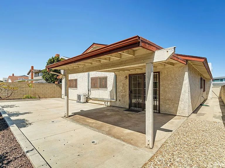 16831 S Mariposa Ave — Photo 26