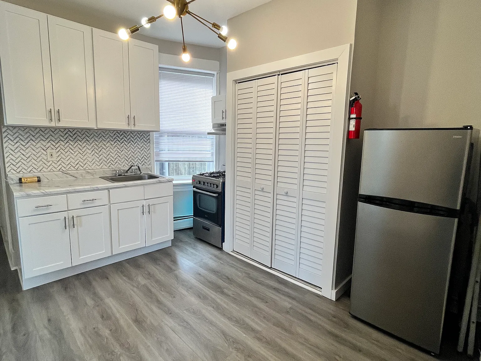 2 bed, 800 sqft, $1,800 — Photo 1