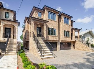86 W Oakdene Ave #B, Palisades Park, NJ 07650