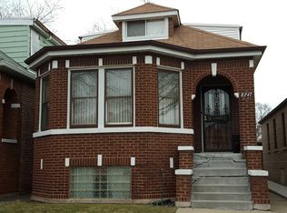 8247 S Ridgeland Ave, Chicago, IL 60617