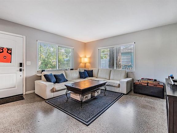 4th image of 2808 W Lake Ave