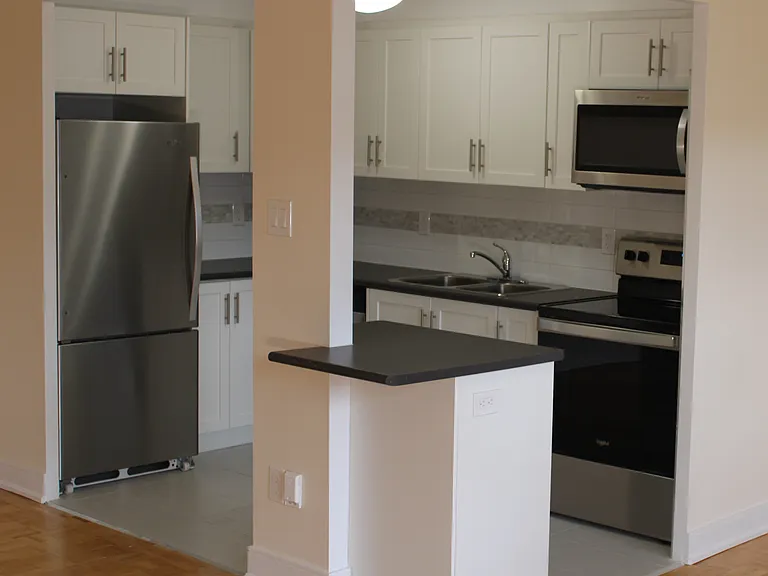 7471 Yonge St — Photo 28