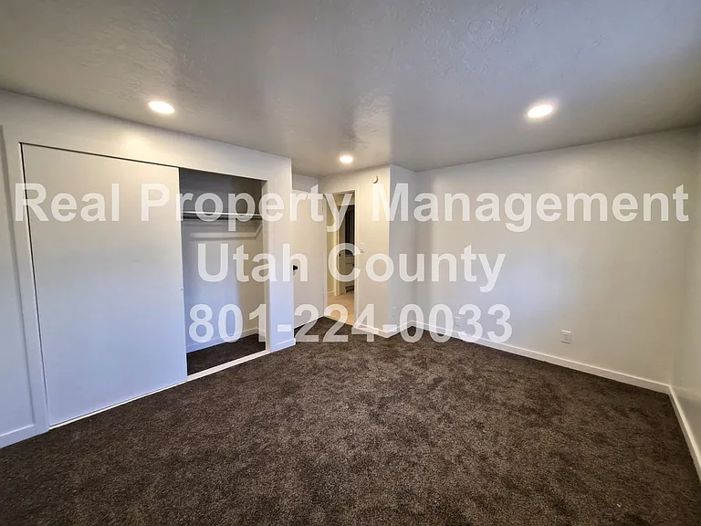 1148 W 100 N — Photo 16