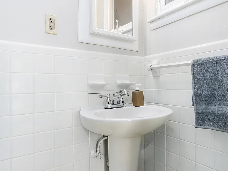 202 High Rd — Photo 13