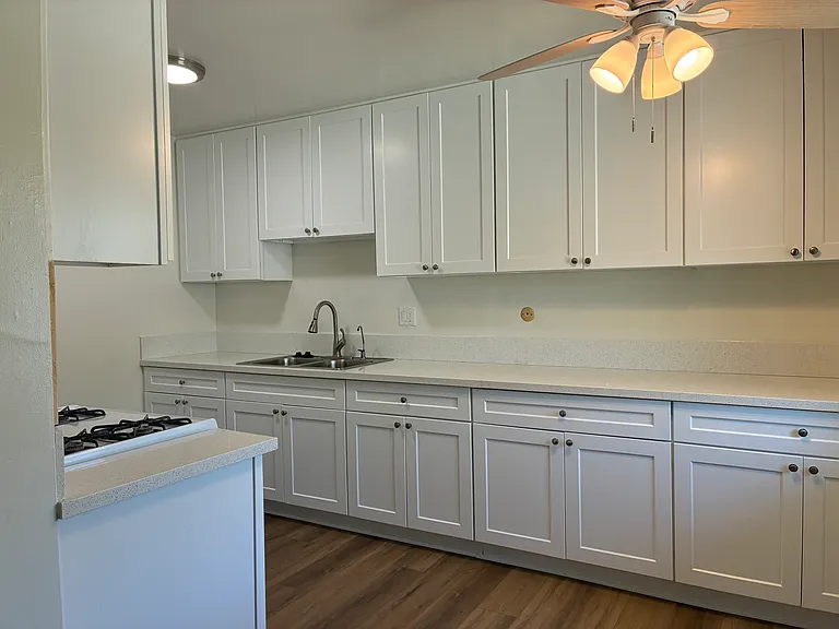 319 N Kenwood St #6 — Photo 13