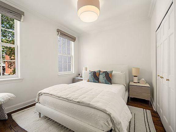 4th image of 349 W 21st St APT C